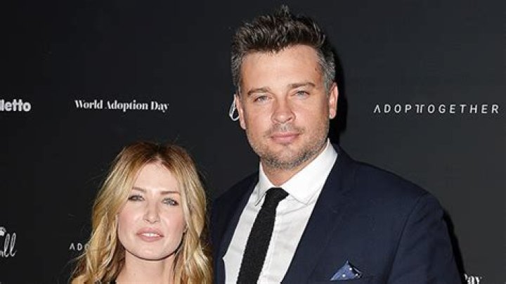 Tom Welling Engaged To Jessica Rose Lee — See Ring Pic – Hollywood Life