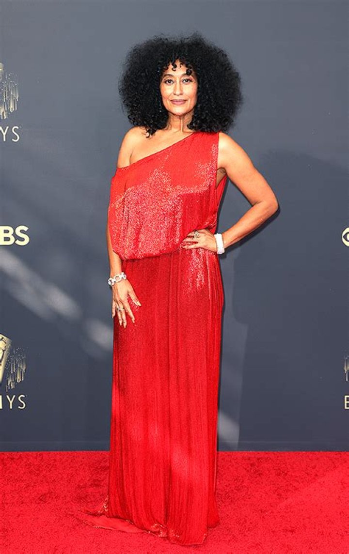 Tracee Ellis Ross Goes Makeup-Free & Poses In A Bikini By The Pool – Hollywood Life