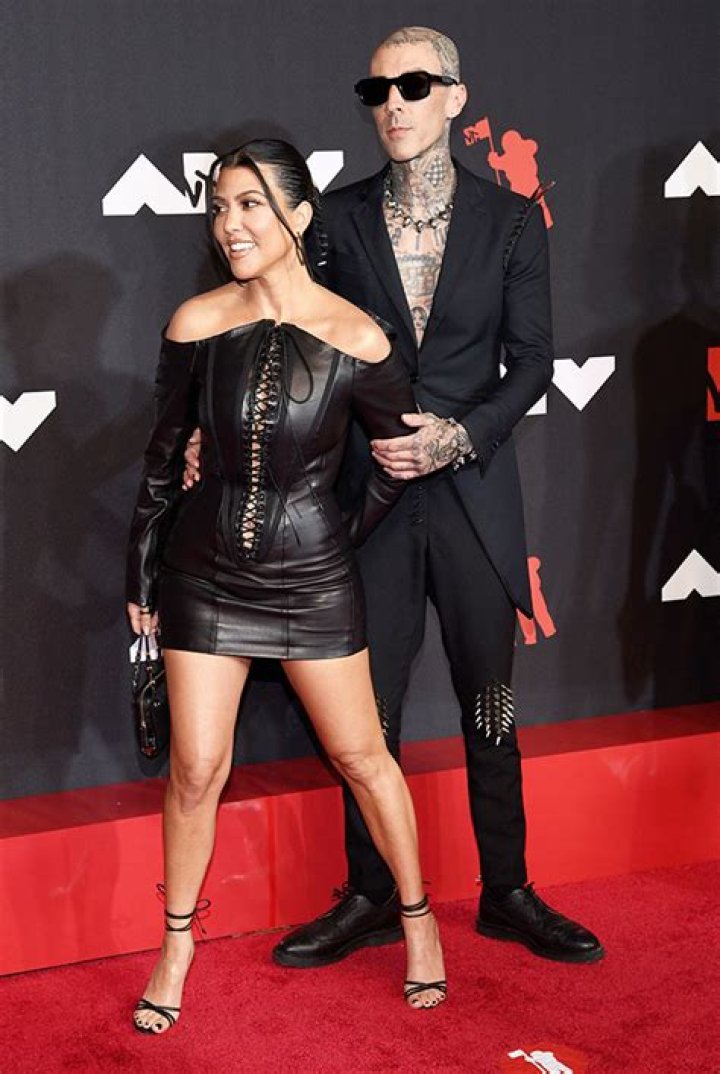 Travis Barker’s Ex Seemingly Reacts To His Proposal To Kourtney – Hollywood Life