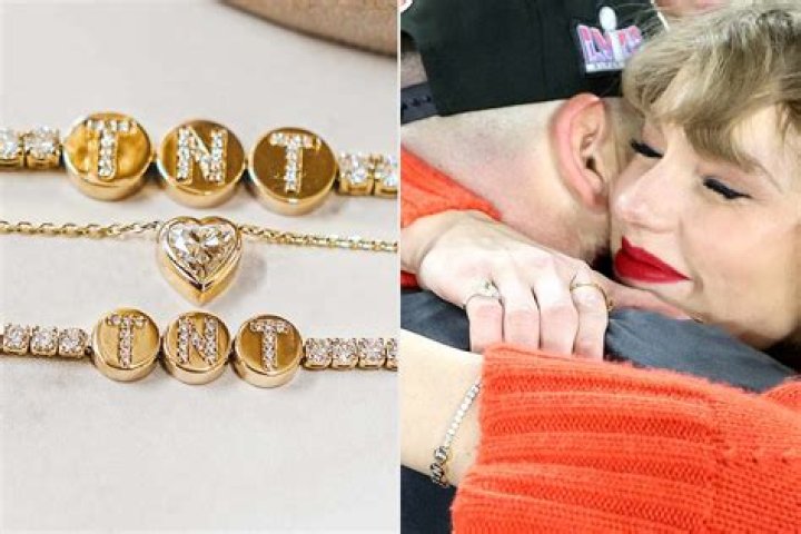 Travis Kelce Reacts to Photo of Taylor Swift Wearing the ‘TNT’ Bracelet He Gave Her
