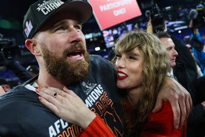 Travis Kelce’s Family Overwhelmed Amid Taylor Swift Romance: Report – Hollywood Life