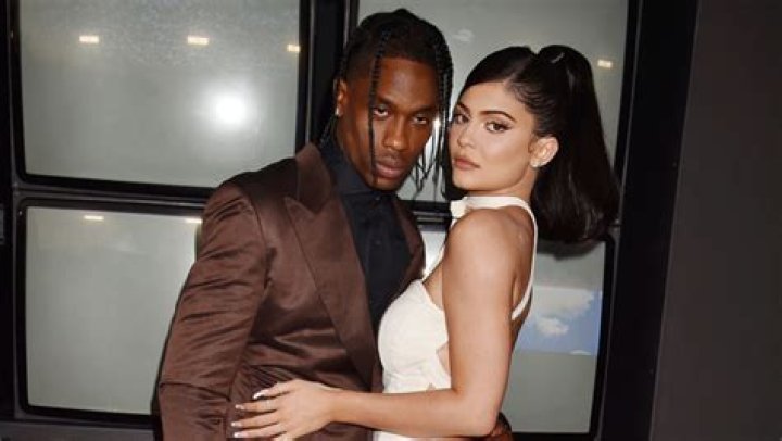 Travis Scott Flirts With Kylie Jenner On IG After She Poses In A Bra – Hollywood Life