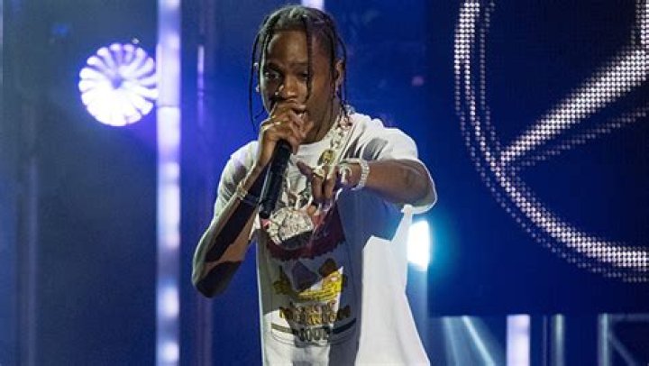 Travis Scott’s Concert Injury Likely A Dislocated Kneecap: Why It May Require Surgery