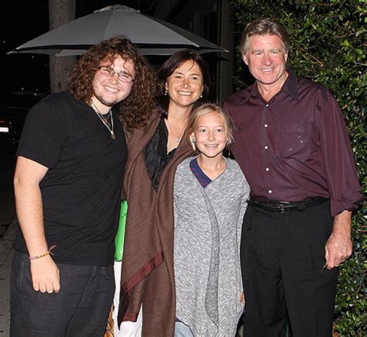 Treat Williams’ Daughter, Ellie, Reacts To His Tragic Death: Photo – Hollywood Life