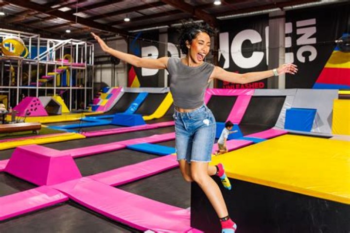 True Thompson, 1, Bounces On Trampoline With Cousins Penelope, 7, & North, 6 & It’s So Cute