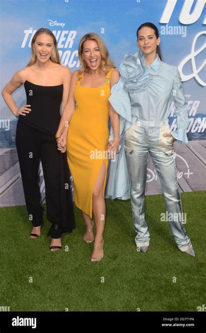 ‘Turner & Hooch’s Becca Tobin Teases A ‘Love Triangle’ Ahead & Gushes Over The Mini ‘Glee’ Reunion