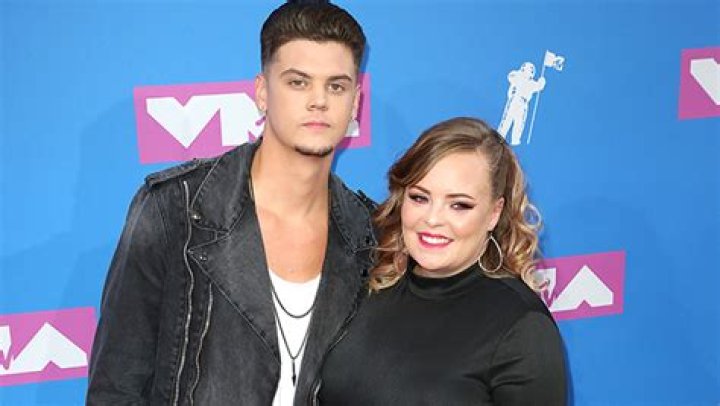 Tyler Baltierra Cradles Baby Daughter While Shirtless – Hollywood Life