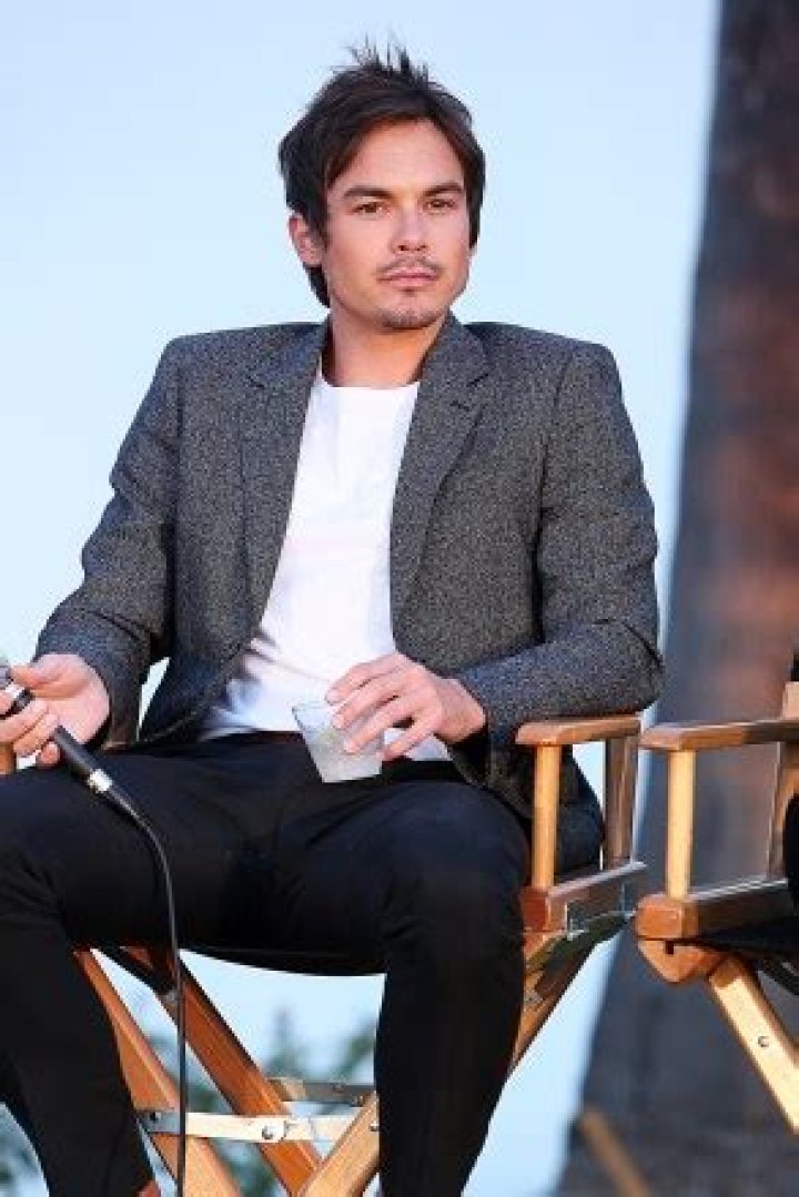 Tyler Blackburn Says He’s Dating A Man & Opens Up About His Sexuality – Hollywood Life