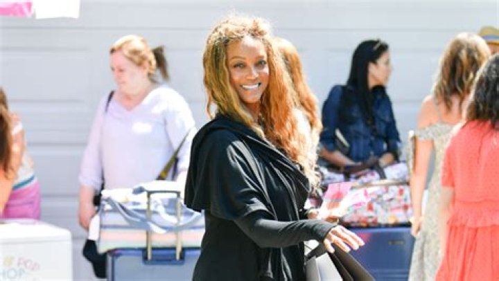 Tyra Banks Goes Makeup-Free & Shows Off Grey Hair In Natural Photos – Hollywood Life