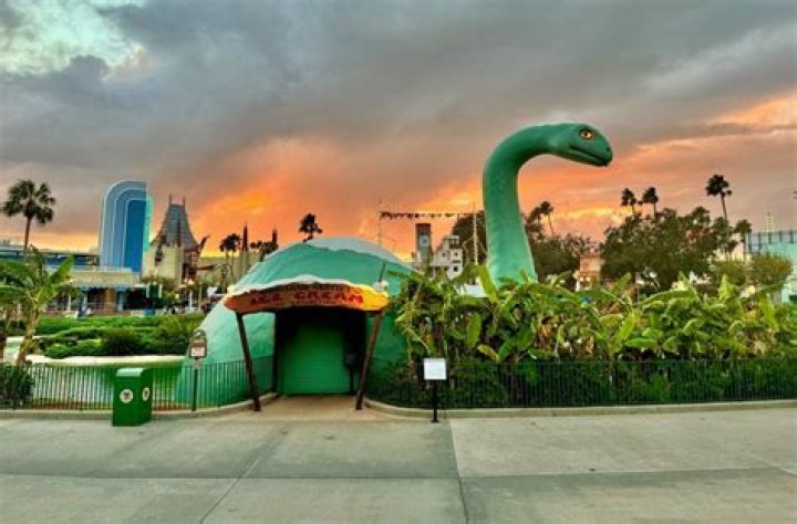 ‘U A Dinosaur’ – Hollywood Life