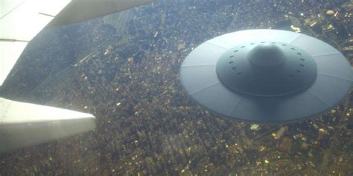 UFOs: Pentagon Declassifies Navy Videos That May Reveal Alien Spacecrafts