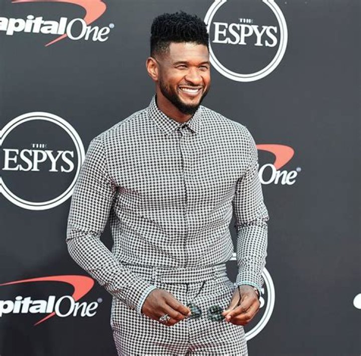 Usher & GF Jenn Goicoechea Make Rare Outing With Newborn Son Sire – Hollywood Life