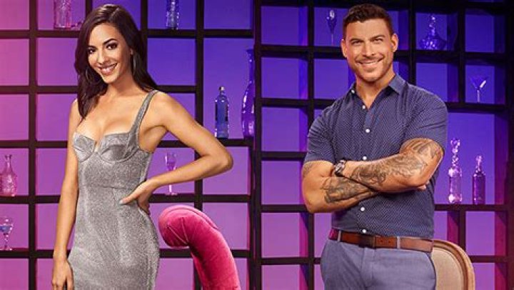 Vanderpump Rules’ Charli Burnett Shades Ex Co-Star Jax Taylor In Tweet – Hollywood Life
