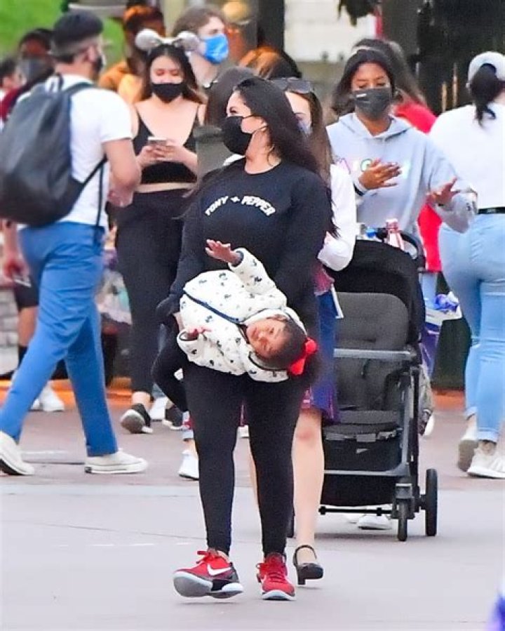Vanessa Bryant & Ciara Wear Swimsuits On Mexico Vacation: Photo – Hollywood Life