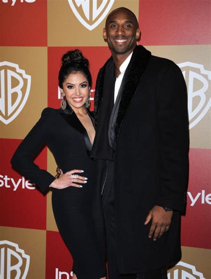 Vanessa Bryant & Kobe Bryant Are Seen Singing In Cute Video — Watch – Hollywood Life