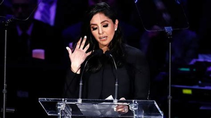 Vanessa Bryant’s Speech At Kobe’s Memorial & 1st Pics After His Death – Hollywood Life