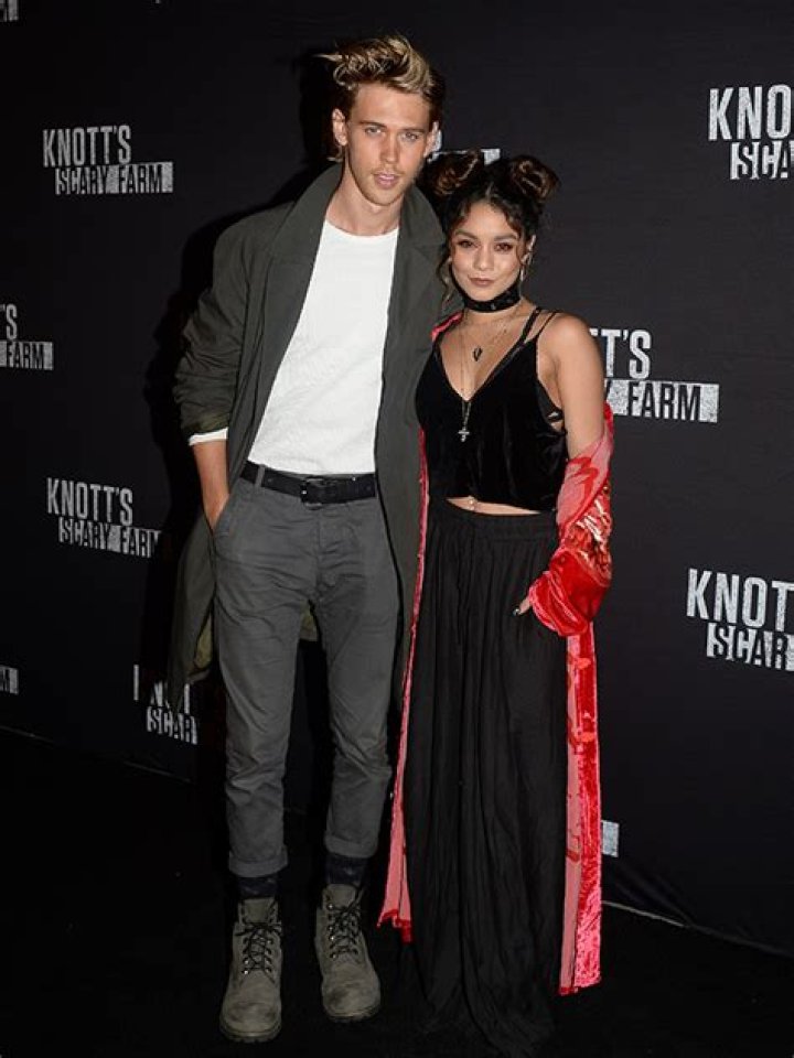 Vanessa Hudgens’ Boyfriend Jealous Of Drake After BBMAs Flirting? – Hollywood Life
