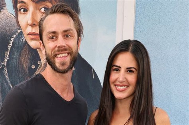 Victoria Justice Covered Her Boyfriend’s Eyes – Hollywood Life