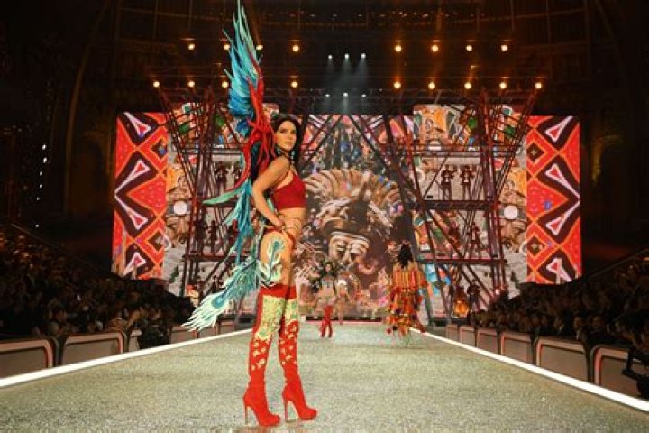 Victoria’s Secret Fashion Show 2016