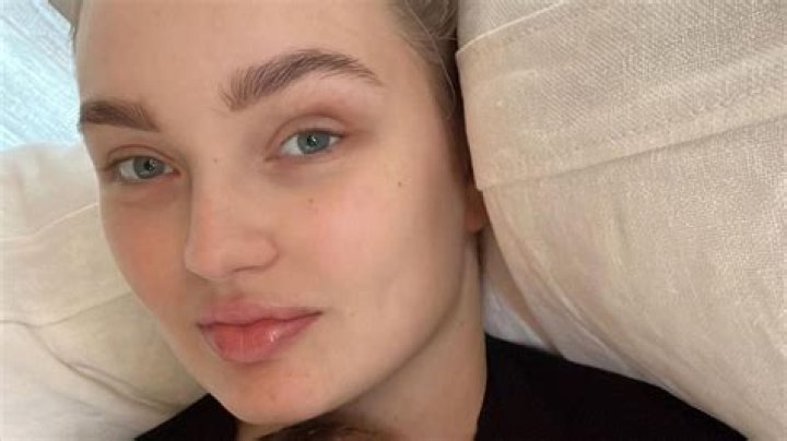 Victoria’s Secret Model Taylor Hill Talks Fitness & Being An Angel – Hollywood Life