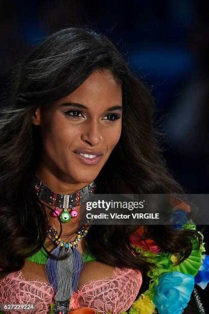 Victoria’s Secret’s Cindy Bruna Reveals Diet & How She Gets Flat Abs For VS Show