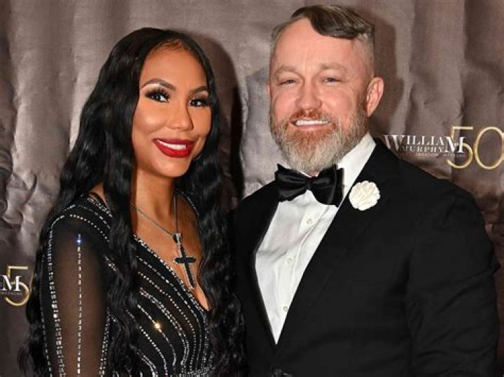 Wants Son Logan In Vince Herbert Divorce – Hollywood Life