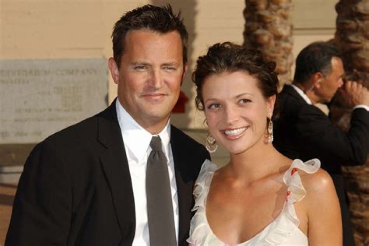 Was Matthew Perry Married? Relationship Status Before Death – Hollywood Life