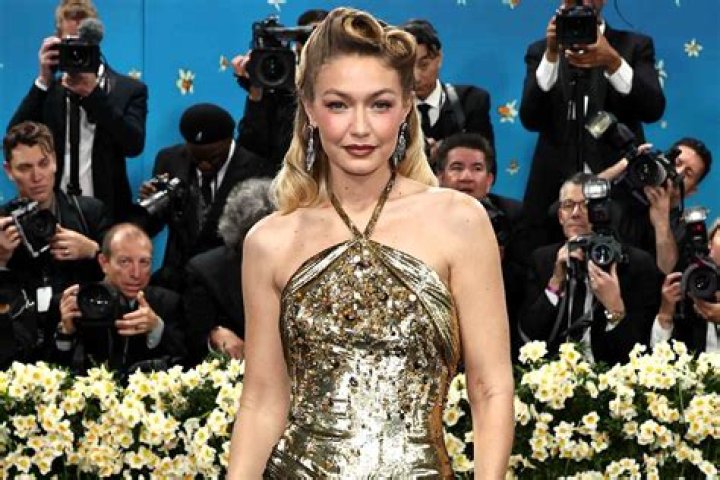 [WATCH] Gigi Hadid’s Versace Commercial — See Her Kick Butt & Kiss Hot Guys – Hollywood Life