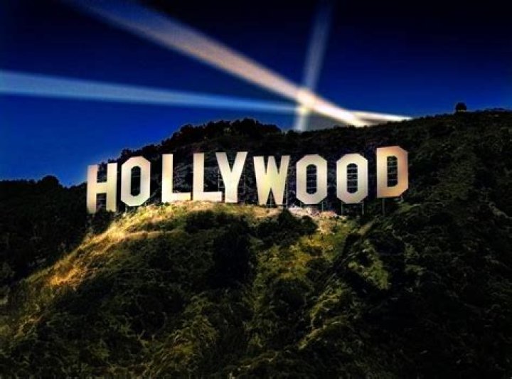 Watch “Lights Up” – Hollywood Life