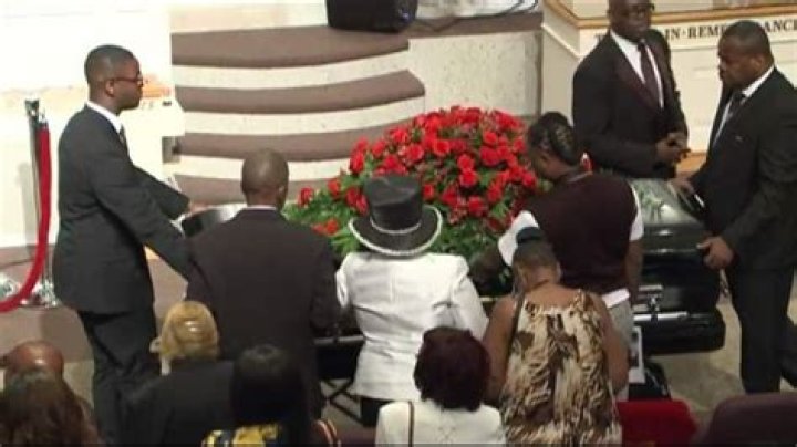 [WATCH] Shawty Lo’s Funeral Ends At Strip Club — See The Oddly Touching Clip – Hollywood Life