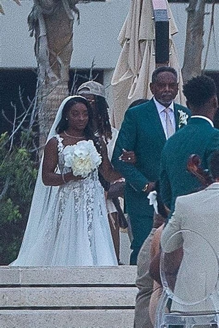 Wedding Pics – Hollywood Life