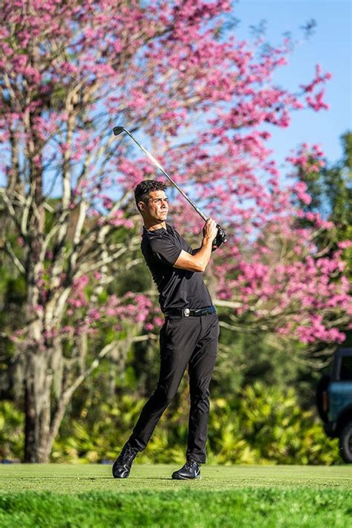 Wells Adams Predicts Sarah Hyland Won’t Be ‘Impressed’ By His Golfing In New Tournament (Exclusive)