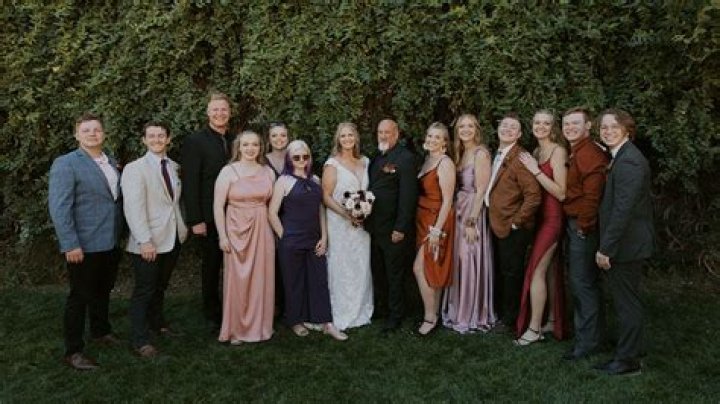 Which ‘Sister Wives’ Stars Were at Christine Brown’s Wedding? – Hollywood Life