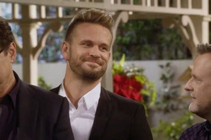 Who Does DJ Choose On ‘Fuller House’? Steve Gets Engaged — Season 2 Spoilers – Hollywood Life