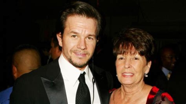 Who Is Alma Wahlberg? Mark & Donnie’s Mom Who Died At 78 – Hollywood Life