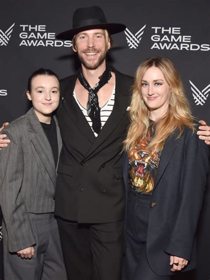 Who Is Ashley Johnson? She Plays Ellie’s Mom In ‘The Last Of Us’ – Hollywood Life