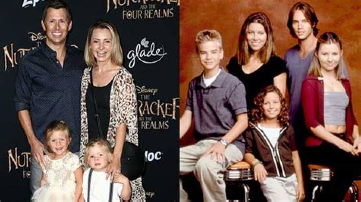 Who Is Beverley Mitchell? 5 Things To Know About The ‘7th Heaven’ Star – Hollywood Life