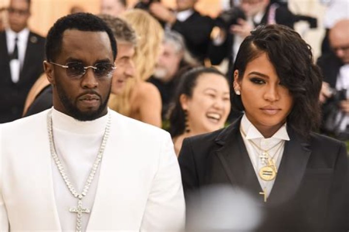 Who Is Cassie? 5 Things About The Singer Diddy Split From – Hollywood Life