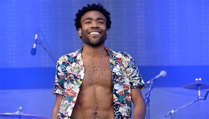 Who Is Childish Gambino? 5 Things On Donald Glover’s Rapper Persona – Hollywood Life