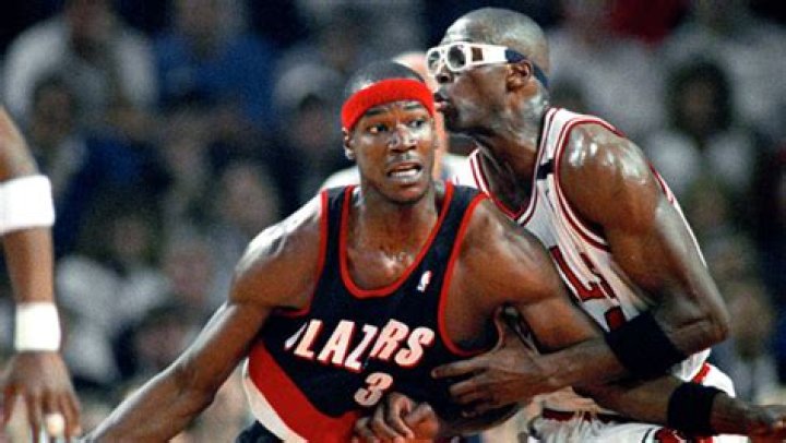 Who Is Cliff Robinson? 5 Things To Know About NBA Legend Dead At 53 – Hollywood Life