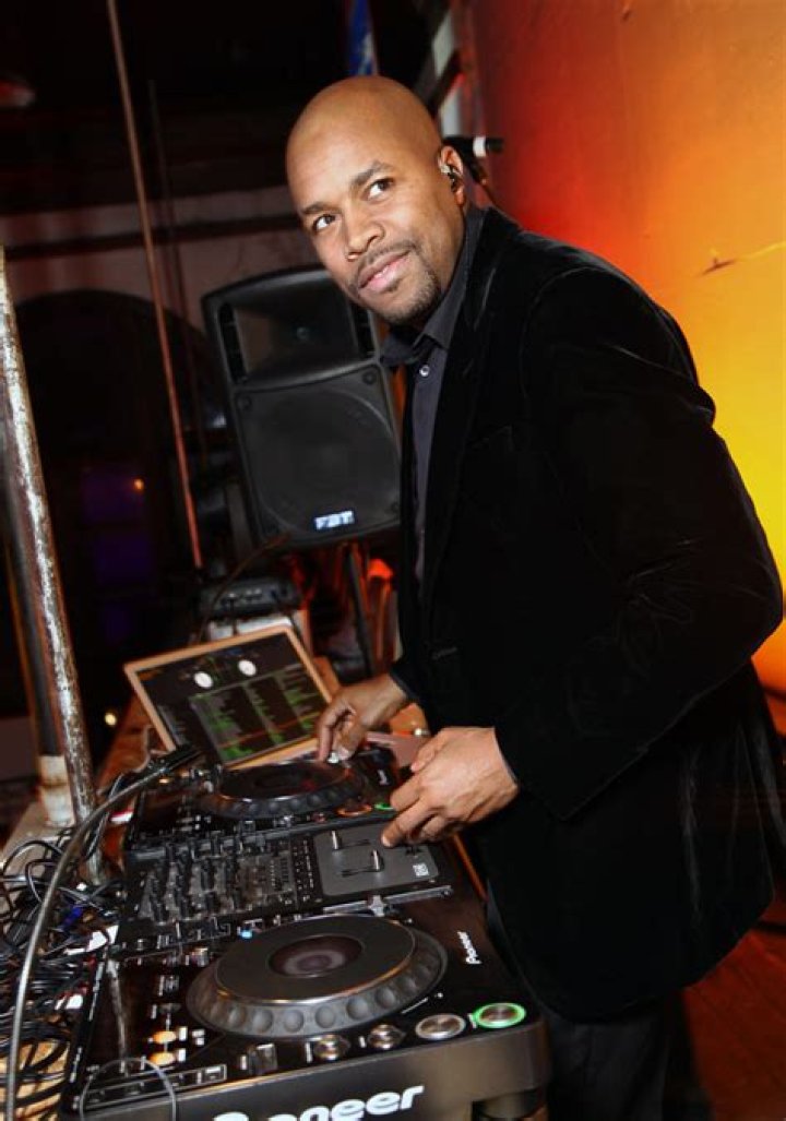 Who Is D-Nice? — 5 Things About The DJ – Hollywood Life