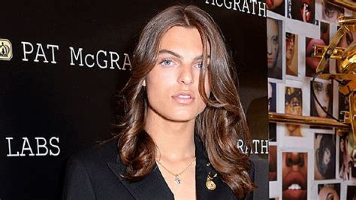 Who Is Damian Hurley? 5 Things To Know About The Model – Hollywood Life