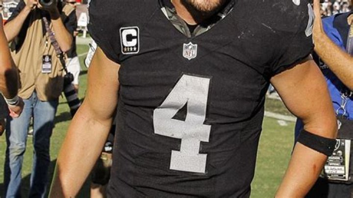 Who Is Derek Carr? 5 Things About The Oakland Raiders’ Star Quarterback – Hollywood Life