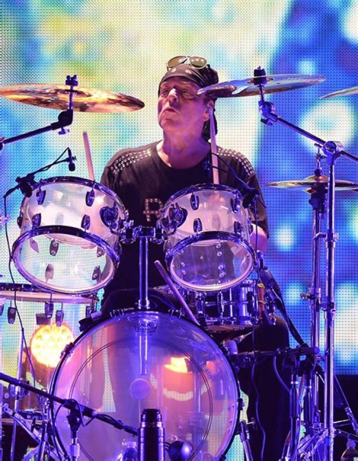 Who Is Dino Danelli? 5 Things About The Rascals Drummer Dead At 78 – Hollywood Life