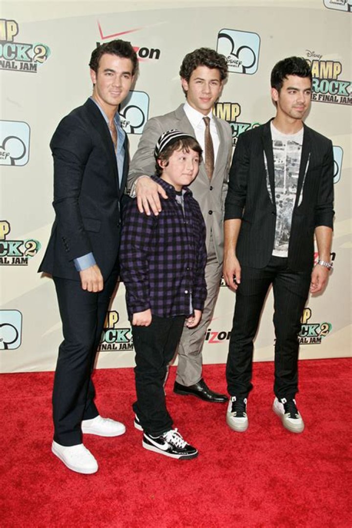 Who Is Frankie Jonas? All About the Youngest Jonas Brother – Hollywood Life
