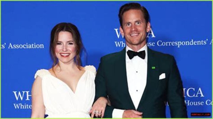 Who Is Grant Hughes? Five Facts On Man Dating Sophia Bush – Hollywood Life