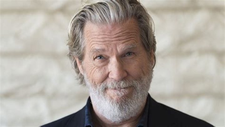 Who Is Jeff Bridges? Facts On Actor Honored With Cecil B Demille Award – Hollywood Life