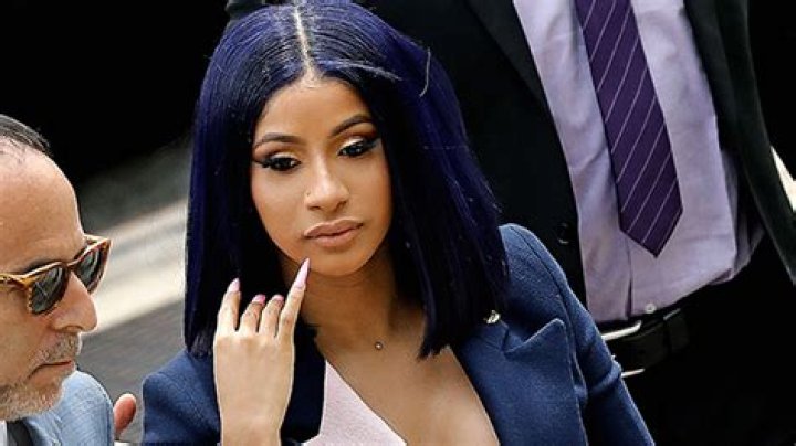 Who Is Latasha K? 5 Facts About Blogger Feuding With Cardi B – Hollywood Life