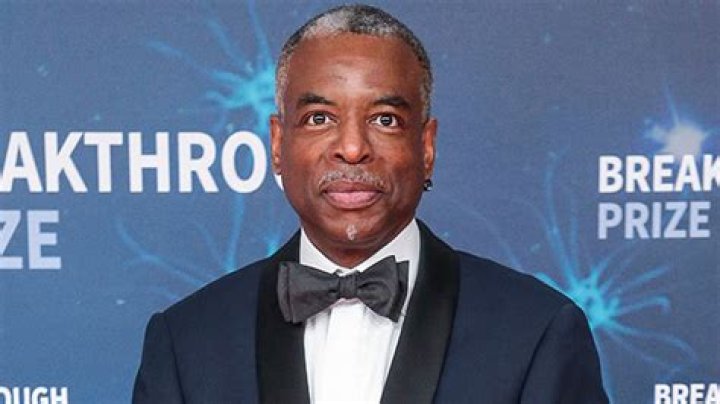 Who Is LeVar Burton? 5 Things About The ‘Jeopardy’ Guest Host – Hollywood Life
