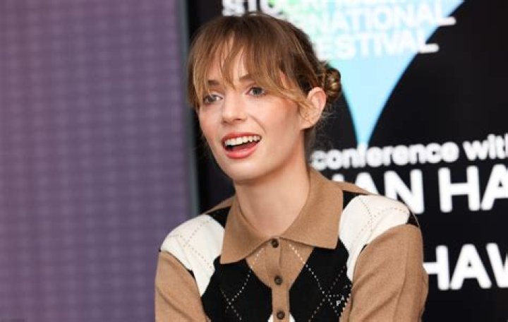 Who Is Maya Hawke? 5 Things To Know About The ‘Stranger Things’ Star – Hollywood Life